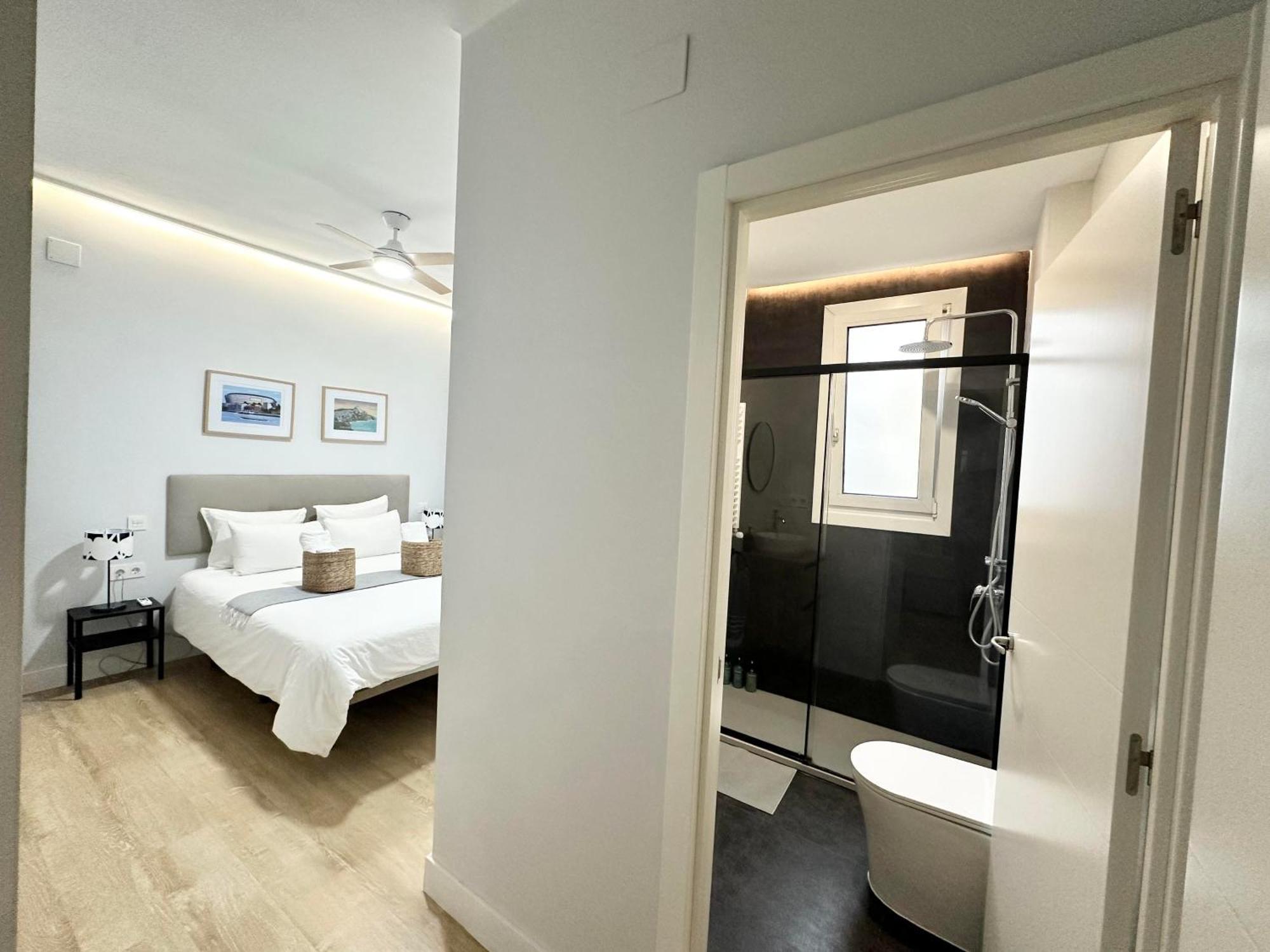 Alhondiga City Center By Sleep In Bilbao Exteriör bild